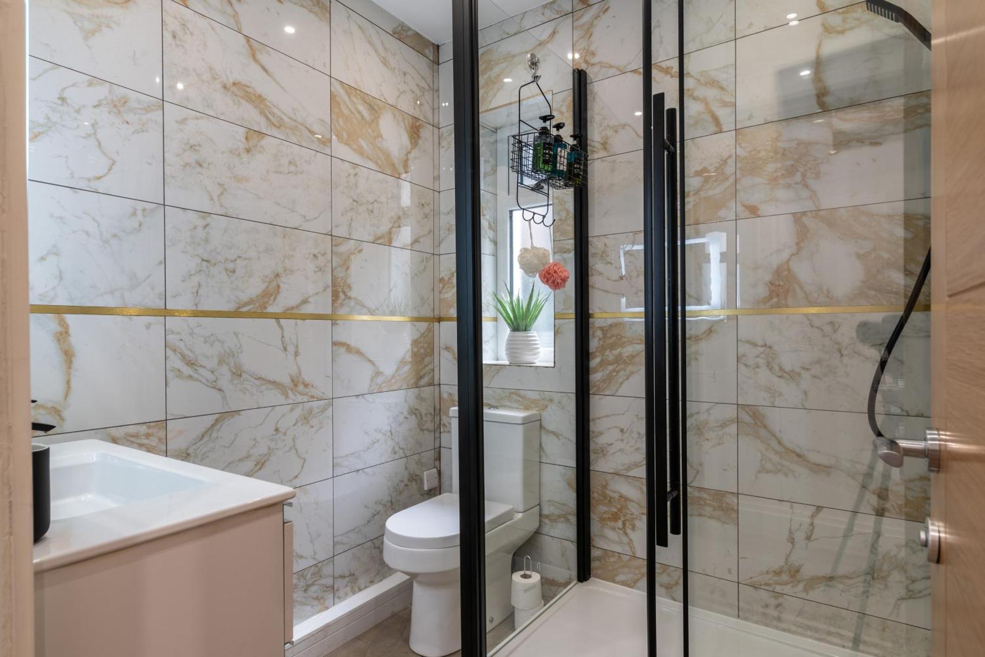 Luxury Apartments In Cardiff City Centre Экстерьер фото