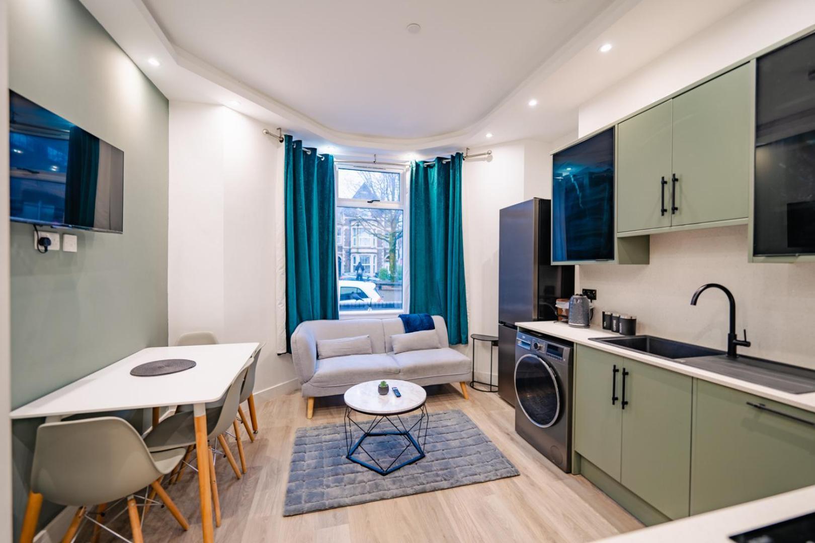 Luxury Apartments In Cardiff City Centre Экстерьер фото