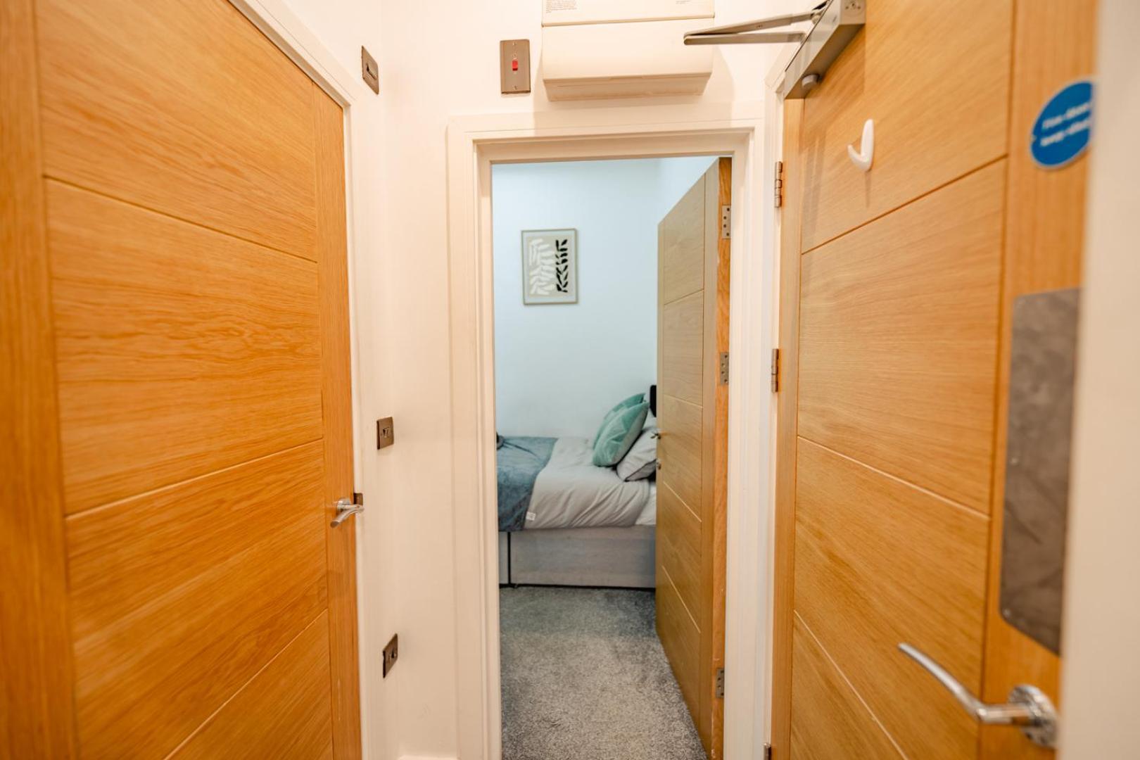 Luxury Apartments In Cardiff City Centre Экстерьер фото