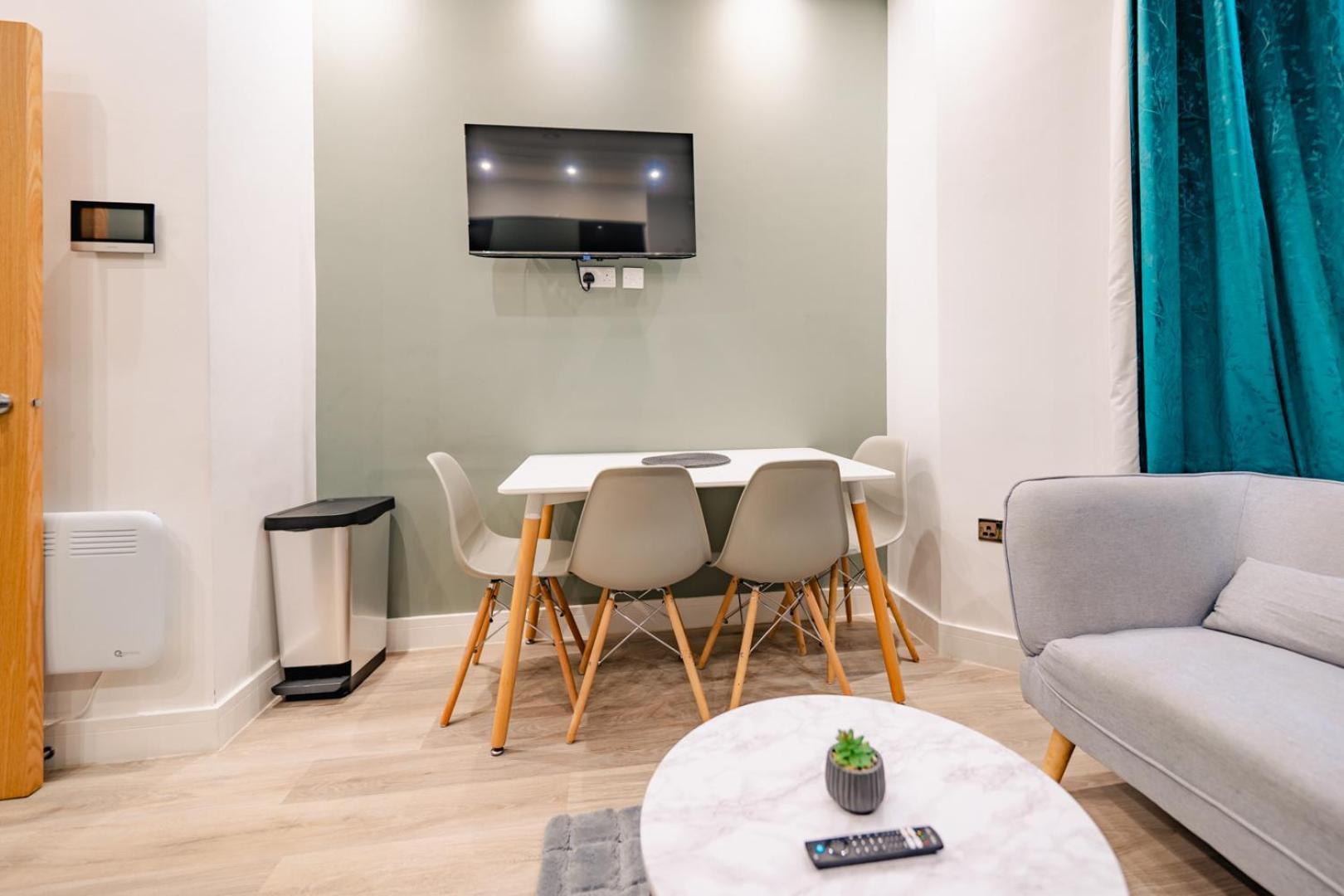 Luxury Apartments In Cardiff City Centre Экстерьер фото